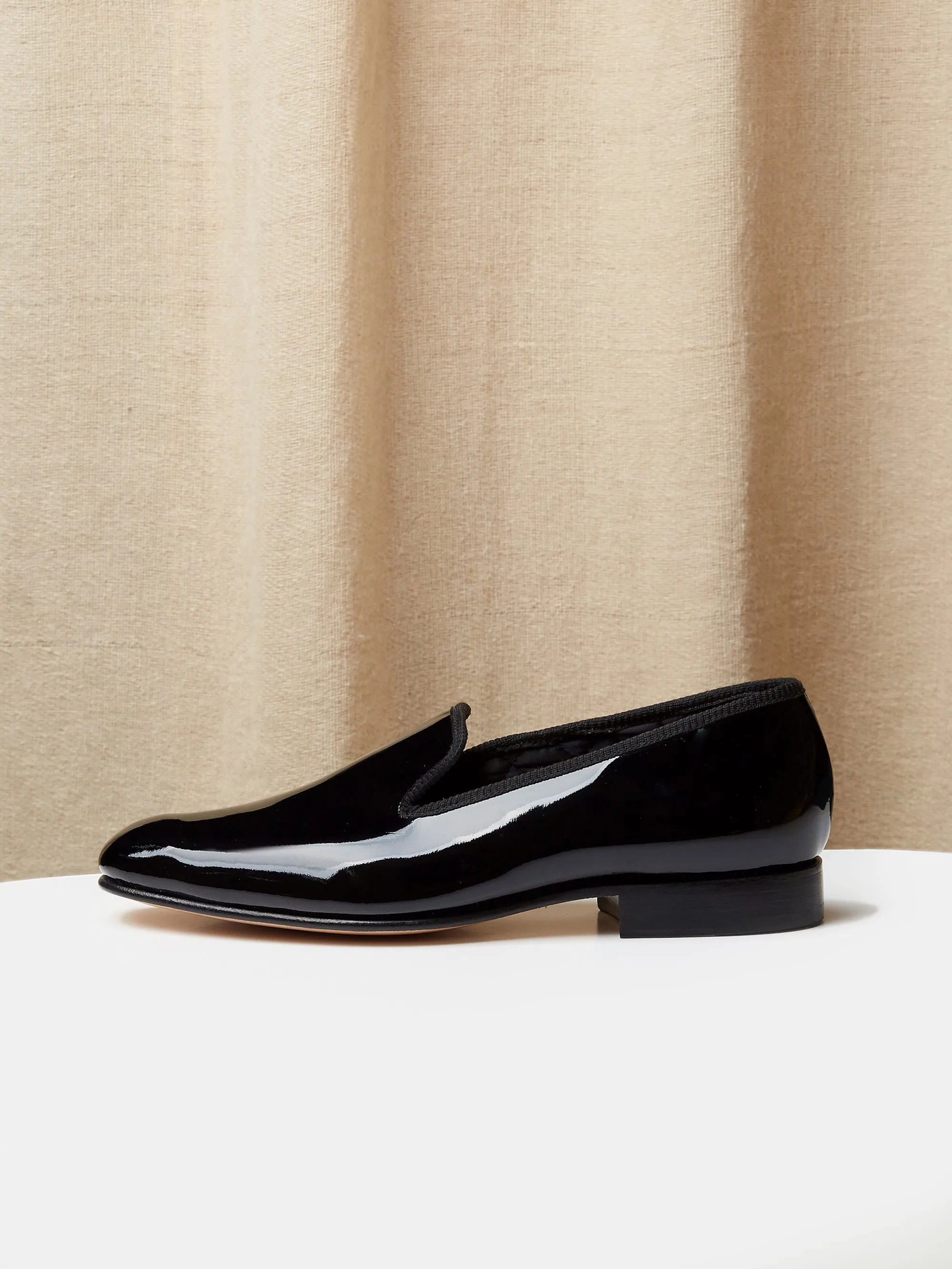 Albert Slippers in Black Patent Leather, Chiseled Toe