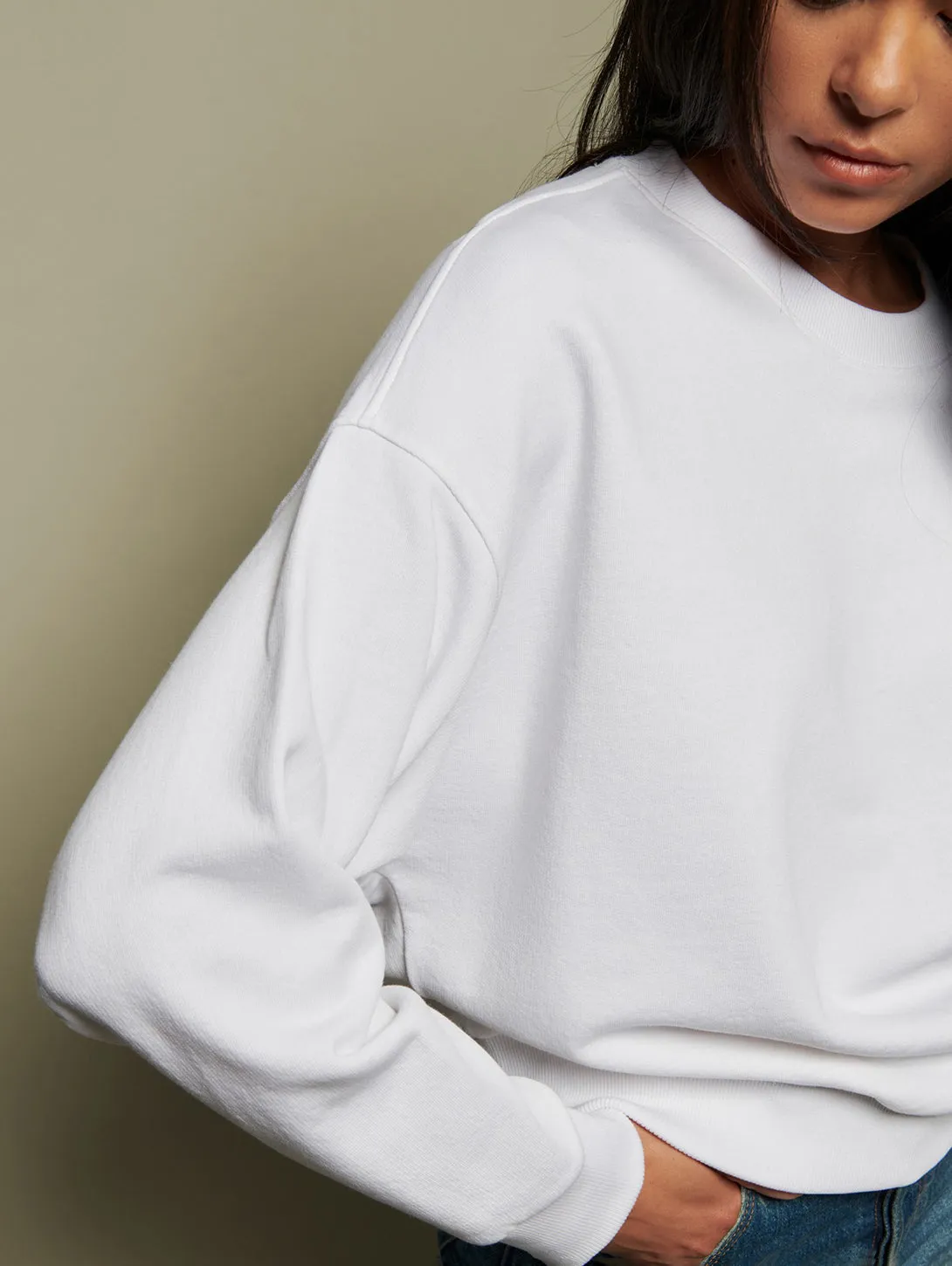 Jovie White Clasic Sweatshirt - White