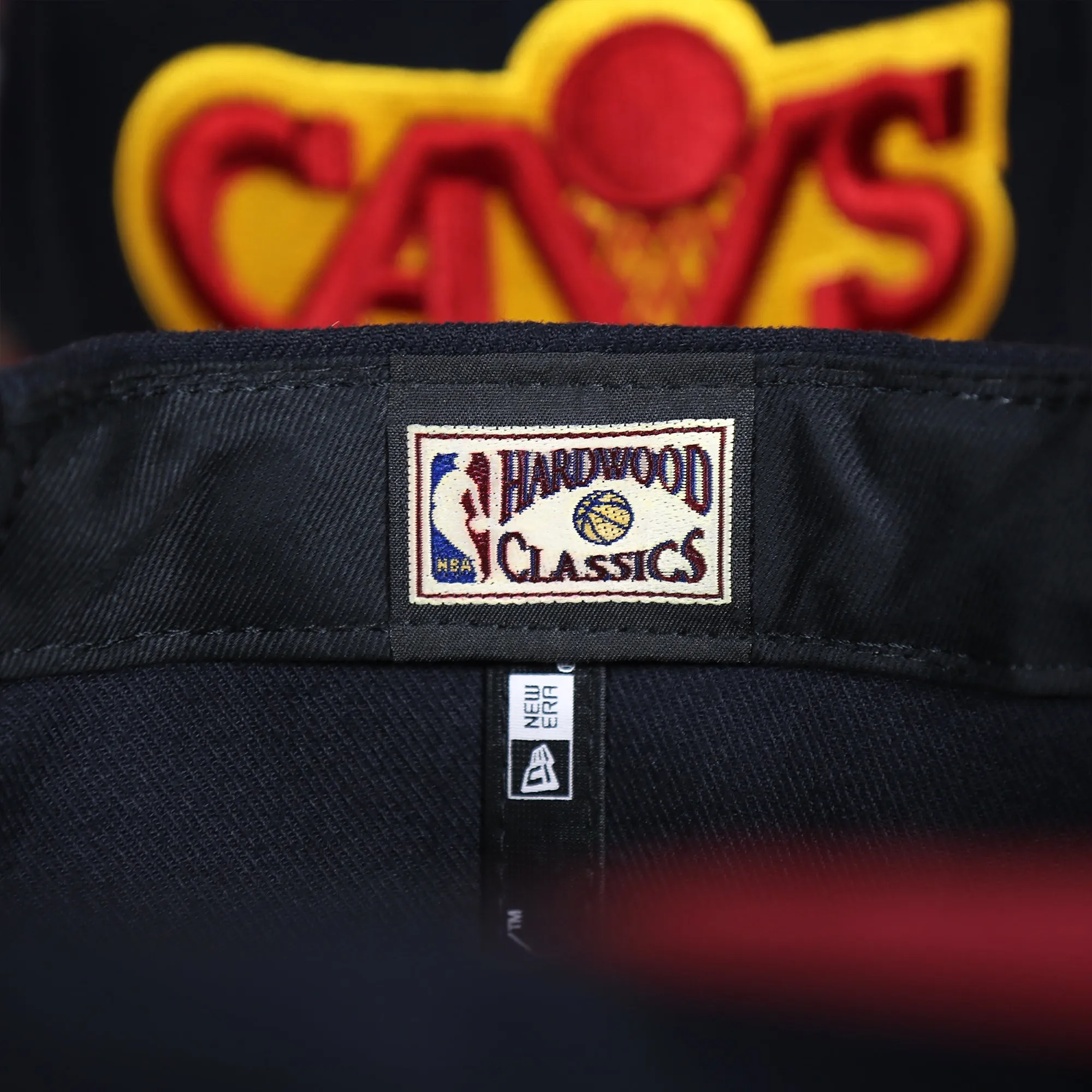 NEW ERA | CLEVELAND CAVALIERS | GRAND REDUX | SNAPBACK HAT | NAVY/MAROON OSFM