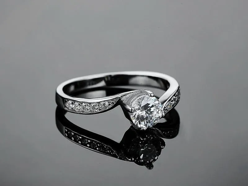 Top Quality CZ Elegant Engagement Ring For Women