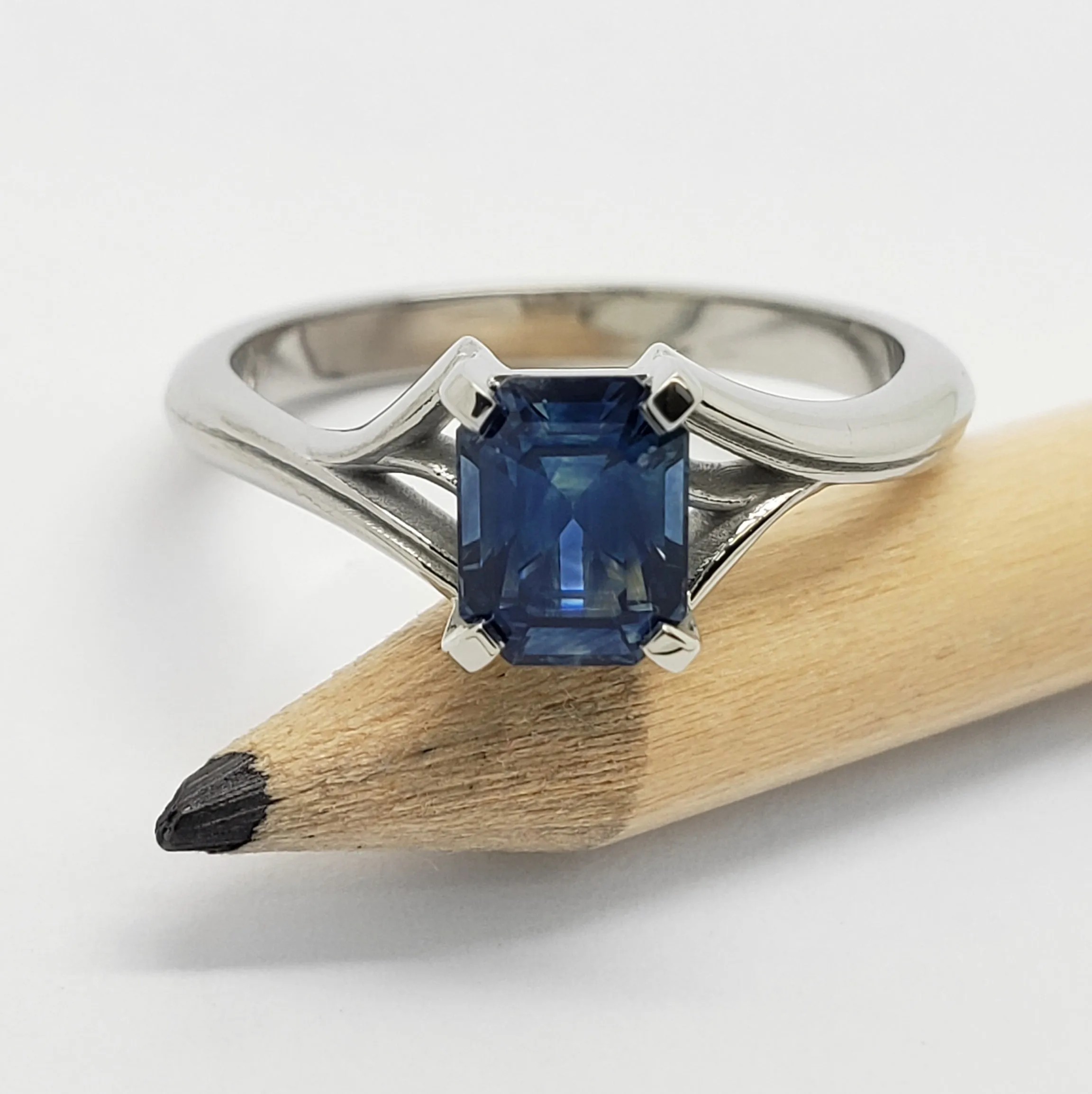 Twig | Blue Montana Sapphire